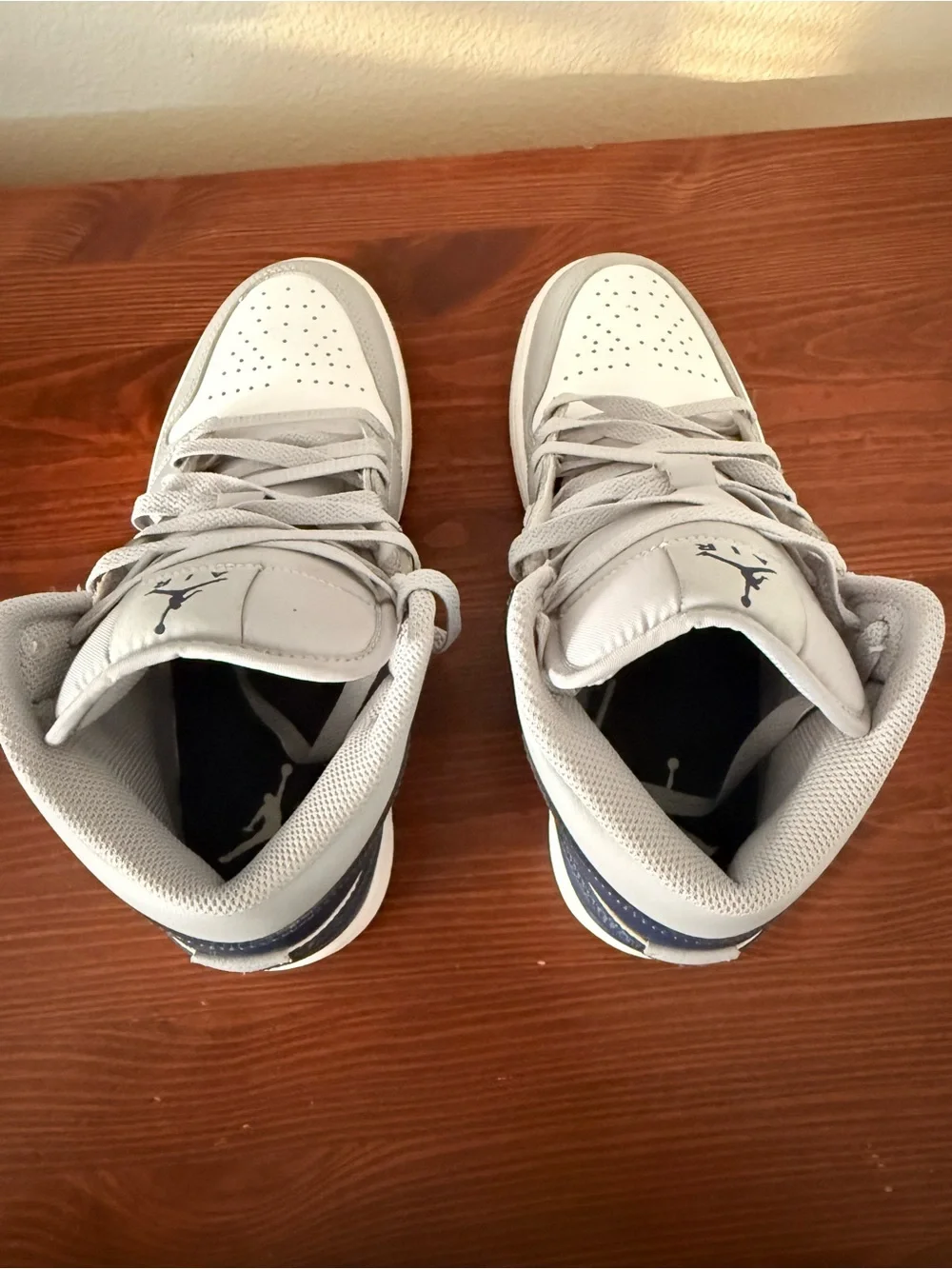 Men’s Nike Air Jordan 1 Mid Wolf Gray Midnight Navy